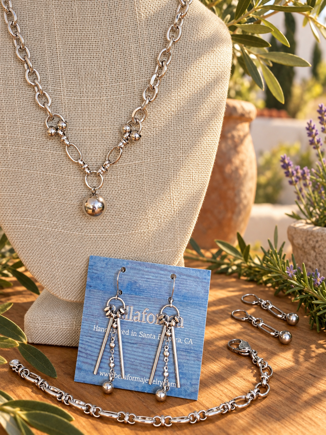 Lobero Charm Choker Necklace